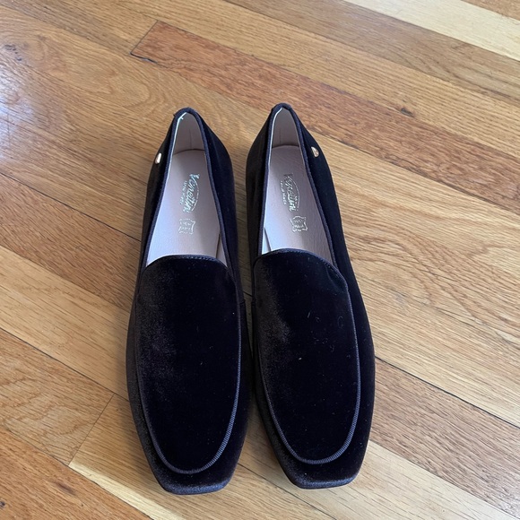 Venettini Luxurious Brown Velvet Flats - Picture 1 of 6
